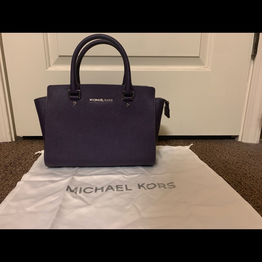 Micheal Kors purse